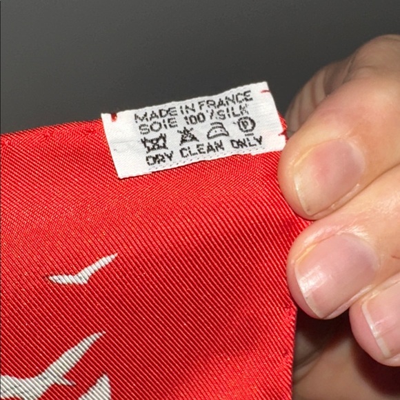 Authentic Hermès L’Atlantide %100 Silk Scarf Carré 90 Red Orange Made in France - Picture 6 of 15
